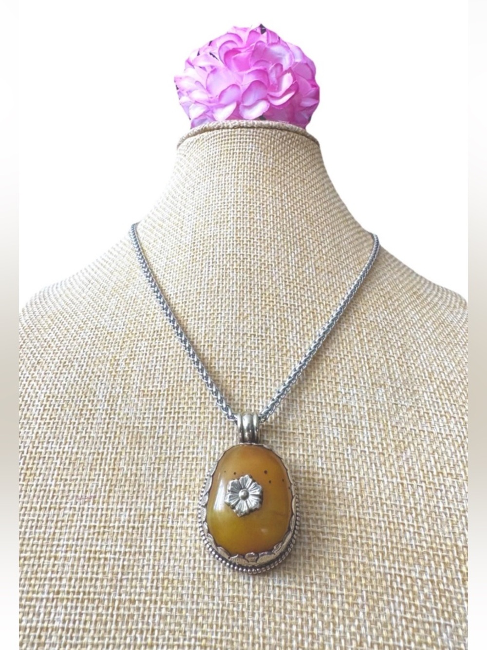 Vintage Hand Carved Traditional Tibetan Amber Bakelite Pendant Set In Silver 14g